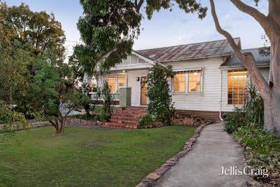 /international/au/19-mcdowell-street-greensborough-vic-151196236/