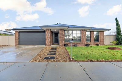 /international/au/27-wisteria-street-echuca-vic-151429924/
