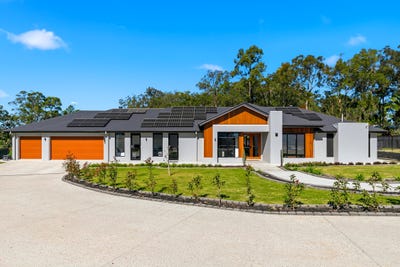 /international/au/16-hampton-court-forestdale-qld-151766252/