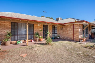 /international/au/2-hicks-road-hannans-wa-151306812/