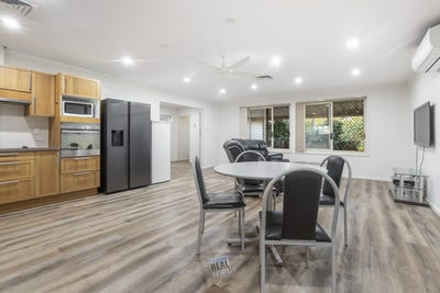 /international/au/11-gascoyne-crescent-dampier-wa-148461436/