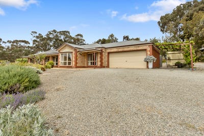 /international/au/136-white-hut-road-clare-sa-152694840/