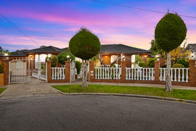 /international/au/2-ada-court-sunshine-west-vic-151534056/