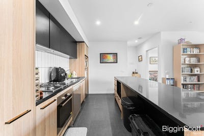 /international/au/304-30-oleander-drive-mill-park-vic-148763480/