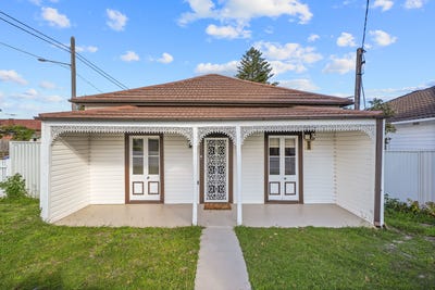 /international/au/30-king-street-eastlakes-nsw-151754628/
