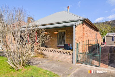 /international/au/6-bragg-street-lithgow-nsw-152523140/