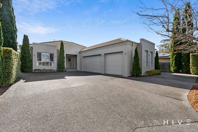 /international/au/29-gilmore-crescent-garran-act-151327824/
