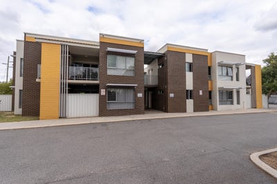/international/au/54-16-grey-street-cannington-wa-151268692/