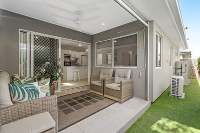 /international/au/131-2-40-koplick-road-chambers-flat-qld-151320452/