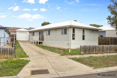 /international/au/56-burbidge-drive-bacchus-marsh-vic-151181172/