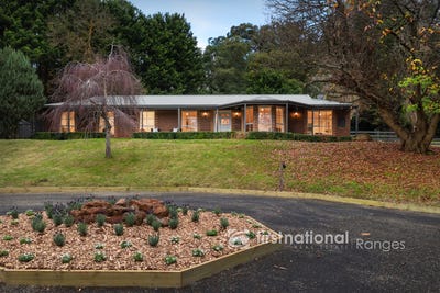 /international/au/19-view-hill-road-cockatoo-vic-151543408/