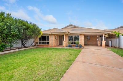 /international/au/3-353-egan-street-kalgoorlie-wa-151130740/
