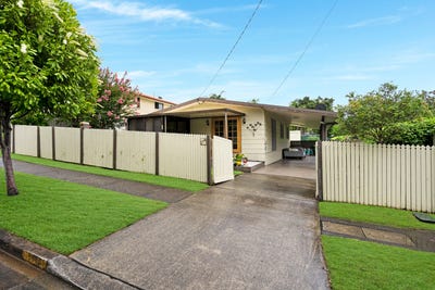 /international/au/179-whiting-street-labrador-qld-151014104/