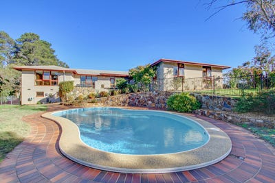 /international/au/18-kanangra-crescent-east-jindabyne-nsw-151269792/
