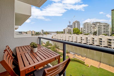 /international/au/506-44-ferry-street-kangaroo-point-qld-151607984/