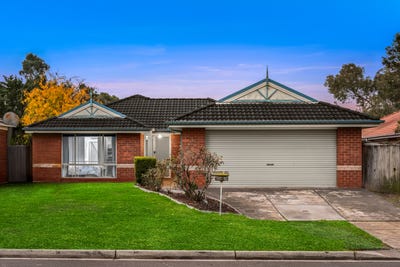 /international/au/18-carboni-crescent-lynbrook-vic-151340360/