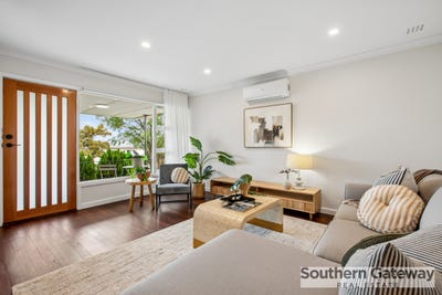 /international/au/18-woodley-way-parmelia-wa-151183772/
