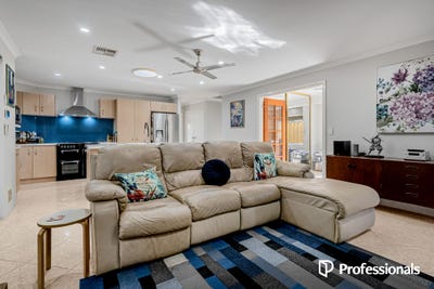 /international/au/4-kintyre-place-kingsley-wa-151392792/