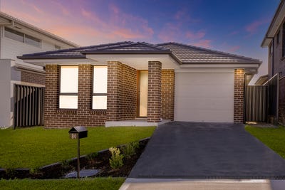 /international/au/84-savoy-street-austral-nsw-148438536/