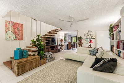 /international/au/4-16-18-deauville-close-yorkeys-knob-qld-151334980/