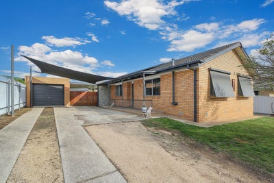 /international/au/25-lawrence-street-wodonga-vic-151522968/