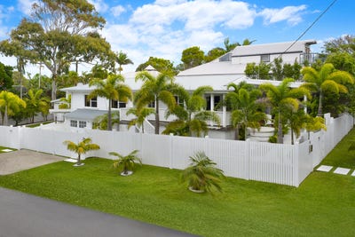 /international/au/98-lawson-street-byron-bay-nsw-151330944/