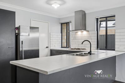 /international/au/17-pirie-road-byford-wa-152019036/