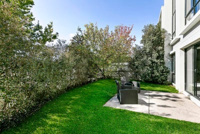 /international/au/5-manchester-crescent-bundoora-vic-151031332/