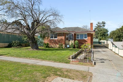 /international/au/4-davon-street-hamilton-hill-wa-152181600/