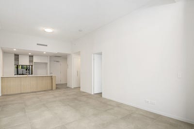 /international/au/2102-6-sickle-avenue-hope-island-qld-151581892/