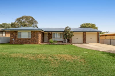 /international/au/59-hamlyn-road-oakey-qld-151548368/