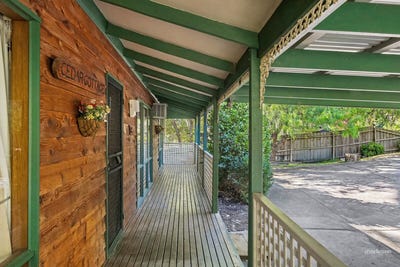 /international/au/19-weymar-crescent-wandin-north-vic-150862860/