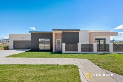 /international/au/40-inge-king-crescent-whitlam-act-150831288/