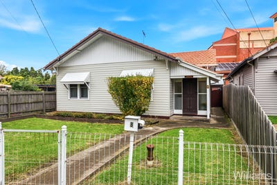 /international/au/8-lenore-crescent-williamstown-vic-151258144/