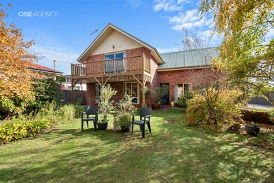 /international/au/76-hillcrest-road-devonport-tas-152690140/