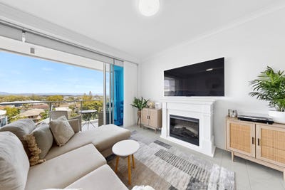 /international/au/704-430-marine-parade-biggera-waters-qld-152611212/