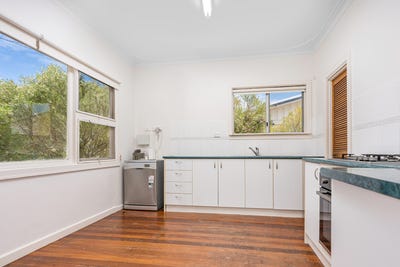 /international/au/207a-fifth-street-wonthella-wa-152632348/