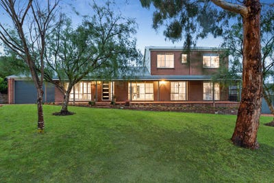 /international/au/49-huntingtower-crescent-langwarrin-vic-151373016/