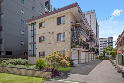 /international/au/2-7-zillah-street-stones-corner-qld-148619312/
