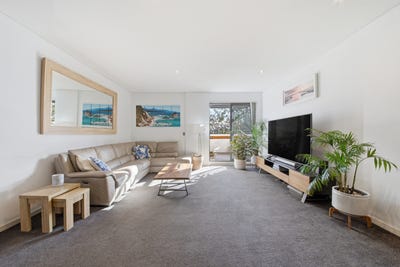 /international/au/10-1-3-parc-guell-drive-campbelltown-nsw-151435932/