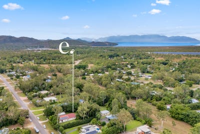 /international/au/6-octagonal-crescent-kelso-qld-151328776/