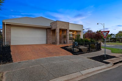 /international/au/38-hayfield-avenue-blakeview-sa-151313684/