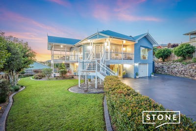 /international/au/4-hunter-circuit-petrie-qld-151502804/