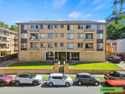 /international/au/15-13-speed-street-liverpool-nsw-150894224/