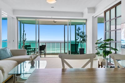 /international/au/1003-120-marine-parade-coolangatta-qld-150722808/