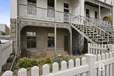 /international/au/13a-webster-street-ballarat-central-vic-152635576/