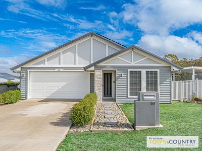 /international/au/16-ailsa-crescent-armidale-nsw-151234948/