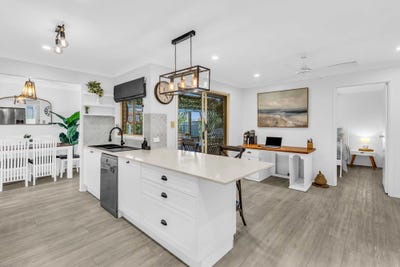 /international/au/8-carpenter-court-worongary-qld-151183628/