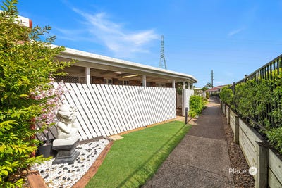 /international/au/133-5-martens-street-mount-warren-park-qld-151128776/