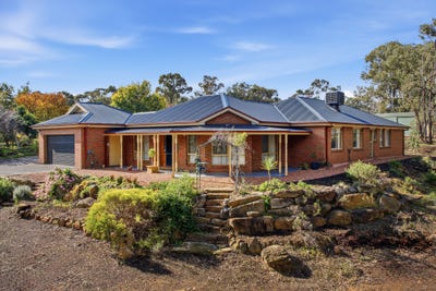 /international/au/14-burra-burra-road-maiden-gully-vic-151276376/